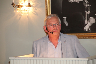 Lennart Seifert snakket om vin   (Foto: Arild Stang)